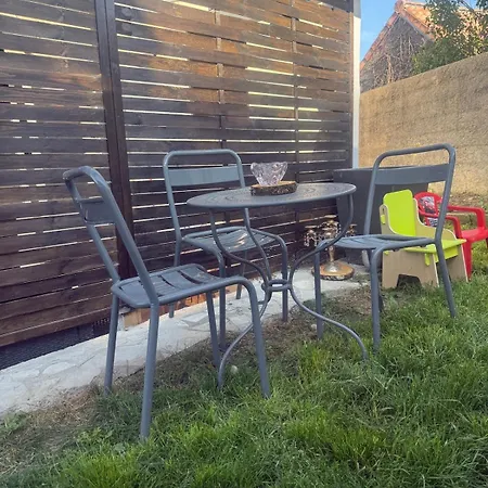 Maisonnette Avec Jardin, Piscine, Netflix * Vichy