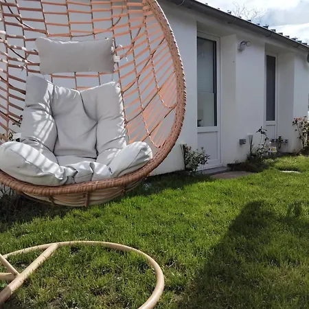 Maisonnette Avec Jardin, Piscine, Netflix *